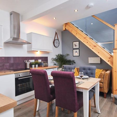 Gateway Mews - Serviced Apartments เค็กเวิร์ธ ภายนอก รูปภาพ