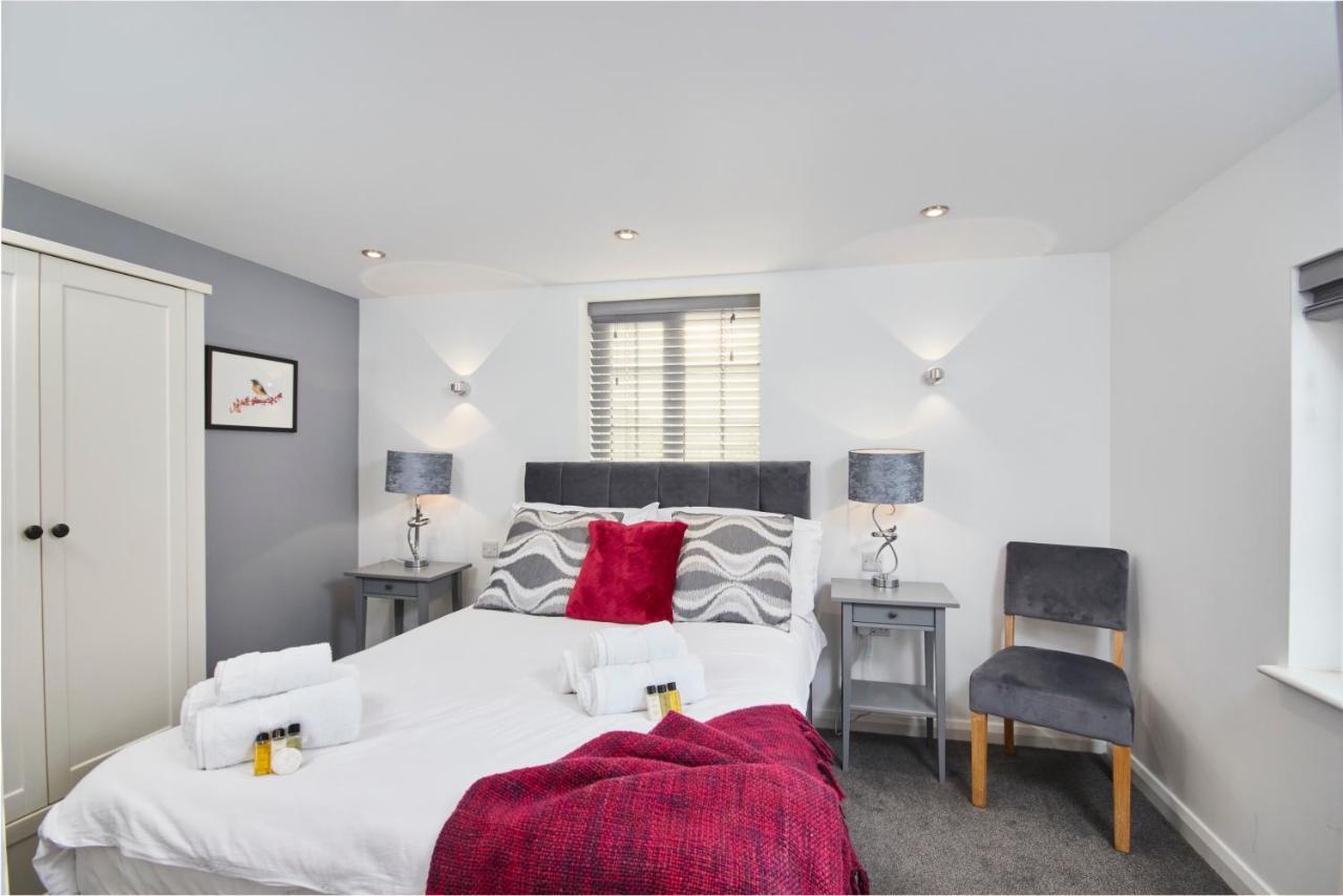 Gateway Mews - Serviced Apartments เค็กเวิร์ธ ภายนอก รูปภาพ