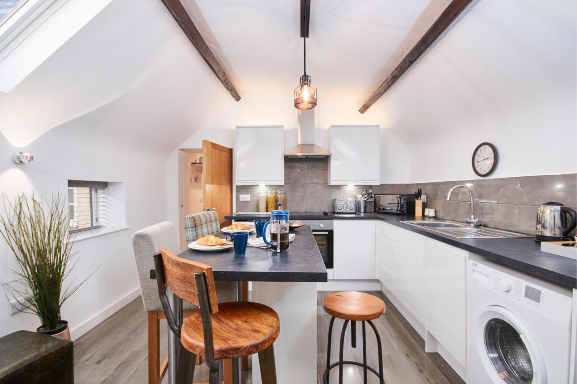 Gateway Mews - Serviced Apartments เค็กเวิร์ธ ภายนอก รูปภาพ