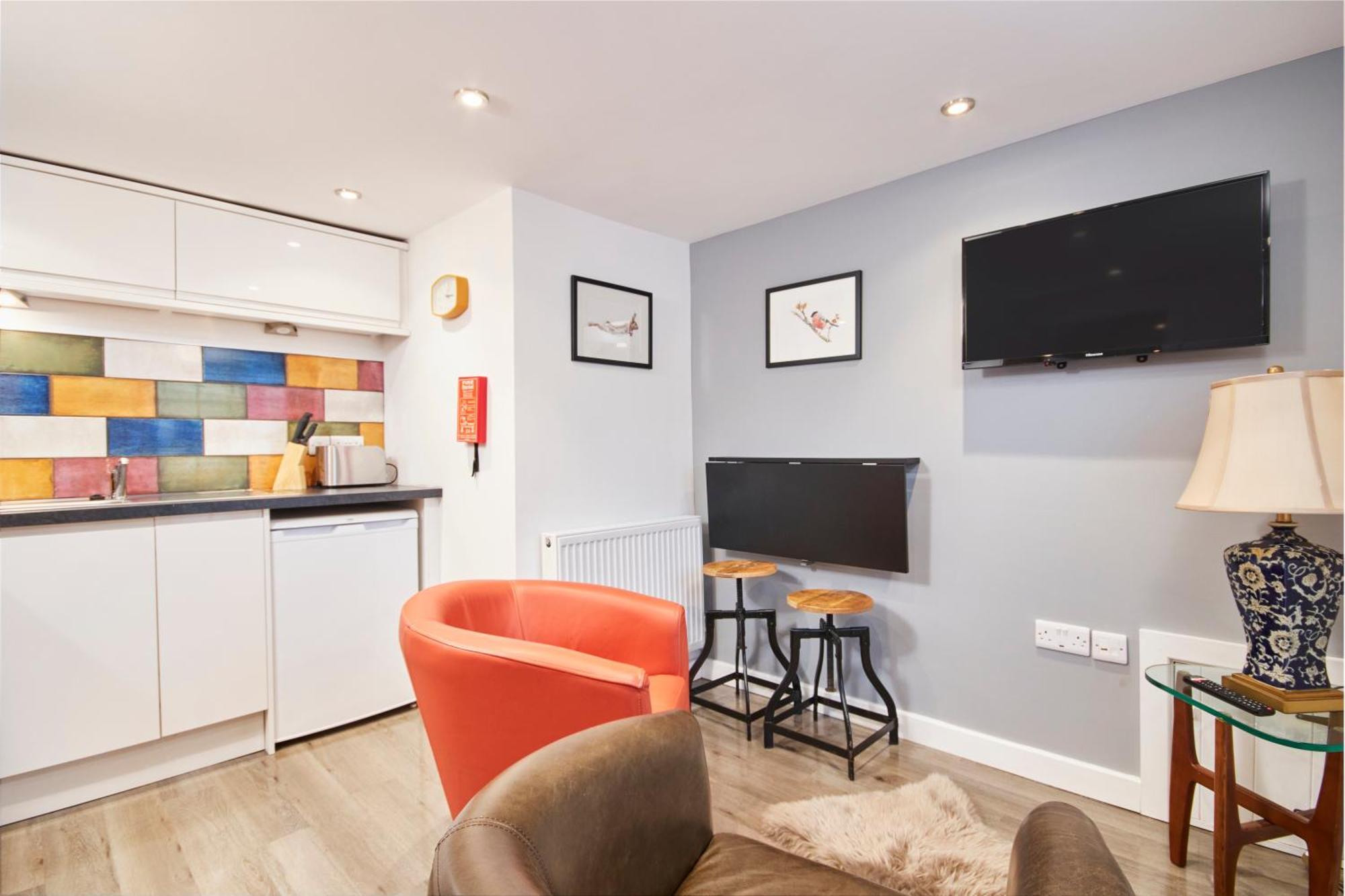 Gateway Mews - Serviced Apartments เค็กเวิร์ธ ภายนอก รูปภาพ