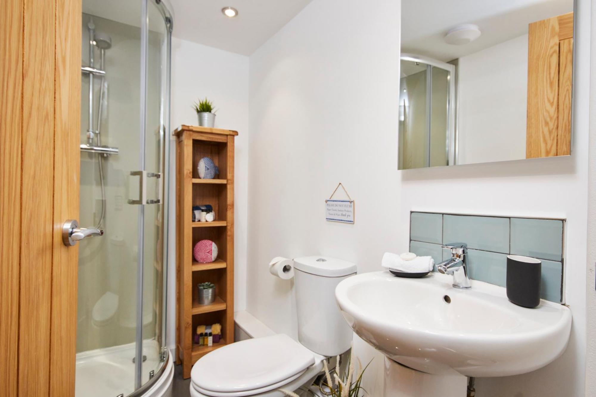 Gateway Mews - Serviced Apartments เค็กเวิร์ธ ภายนอก รูปภาพ