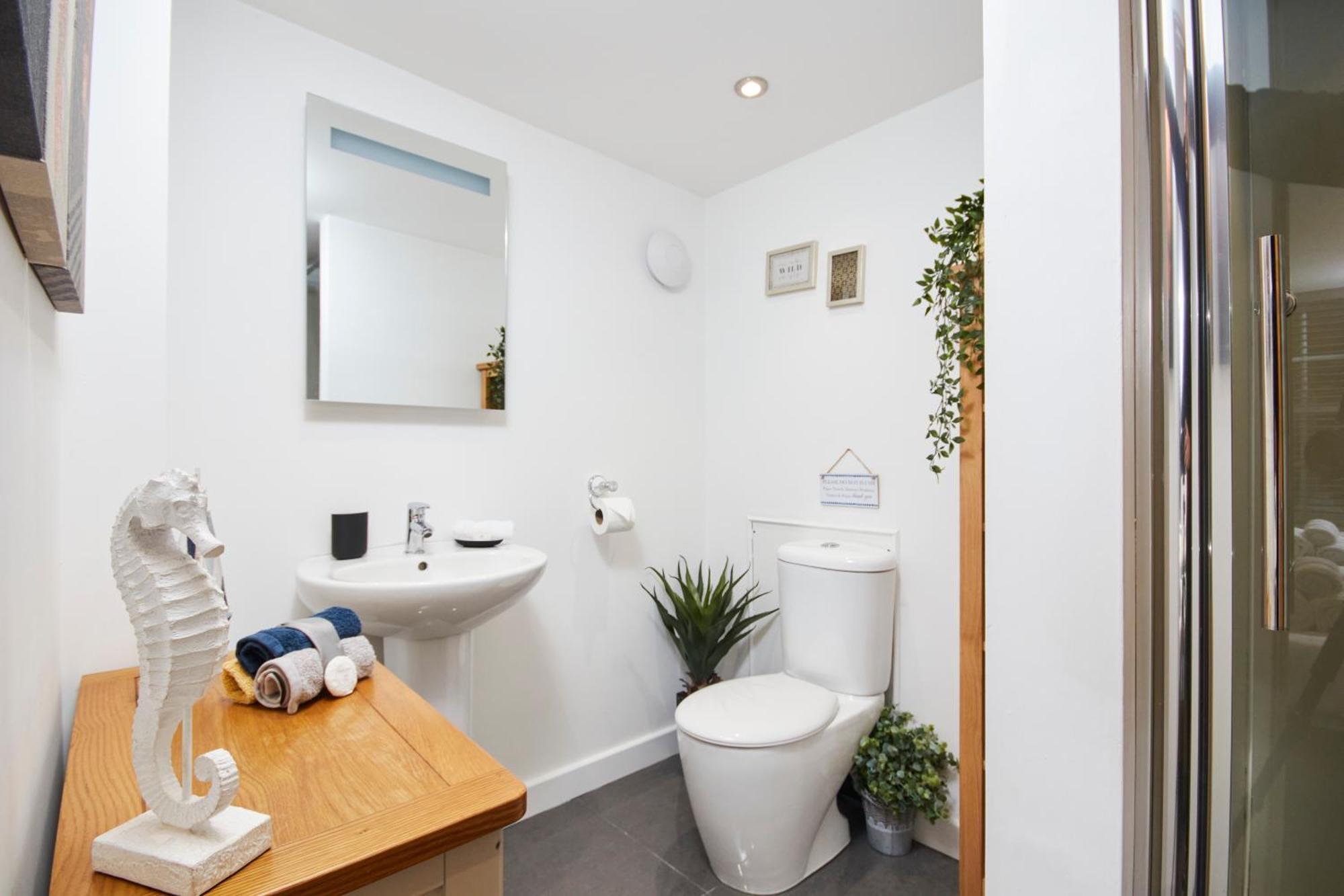 Gateway Mews - Serviced Apartments เค็กเวิร์ธ ภายนอก รูปภาพ