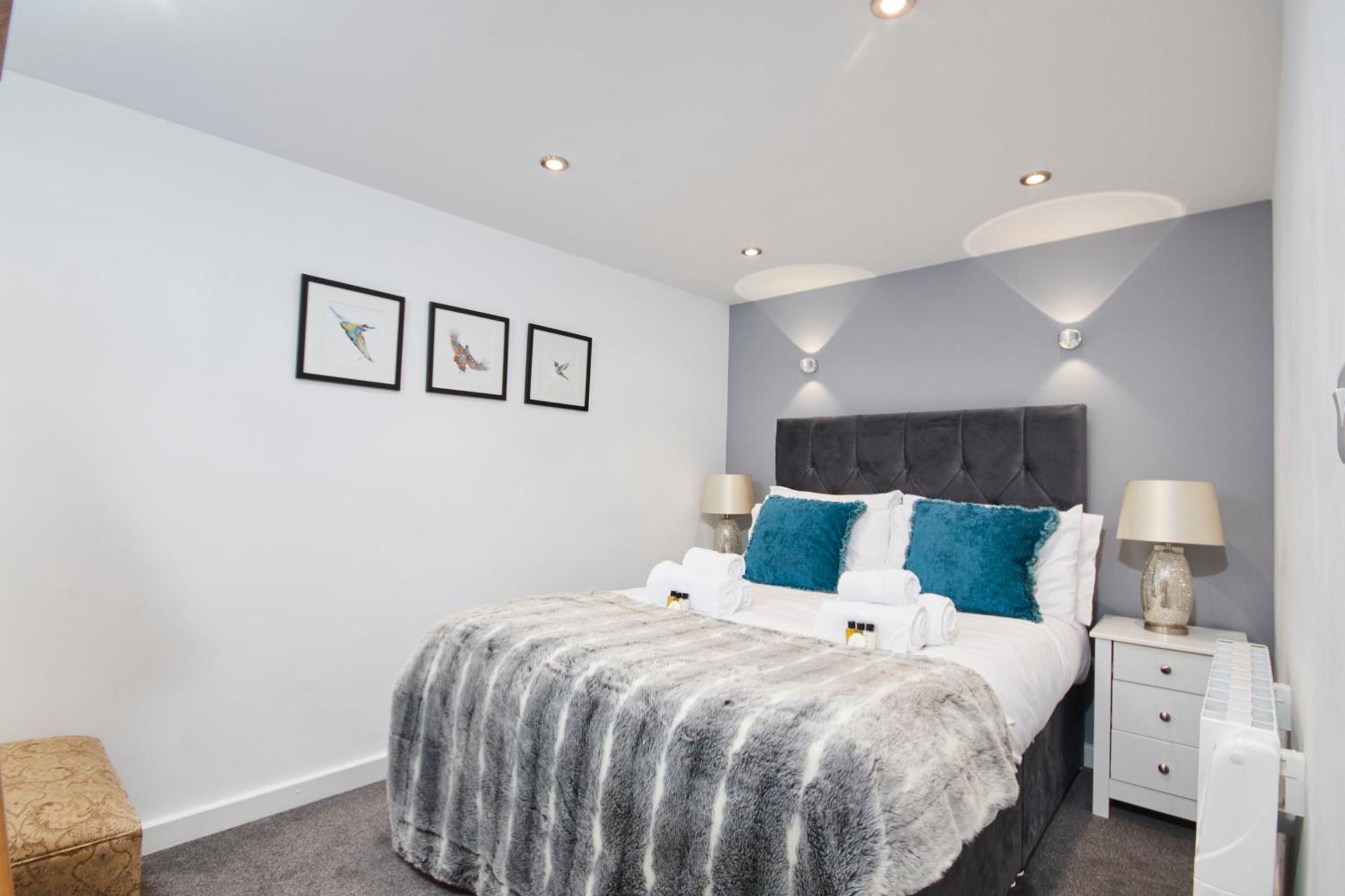 Gateway Mews - Serviced Apartments เค็กเวิร์ธ ภายนอก รูปภาพ