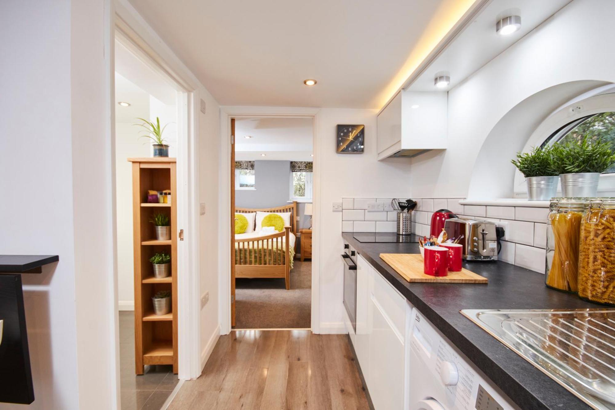 Gateway Mews - Serviced Apartments เค็กเวิร์ธ ภายนอก รูปภาพ